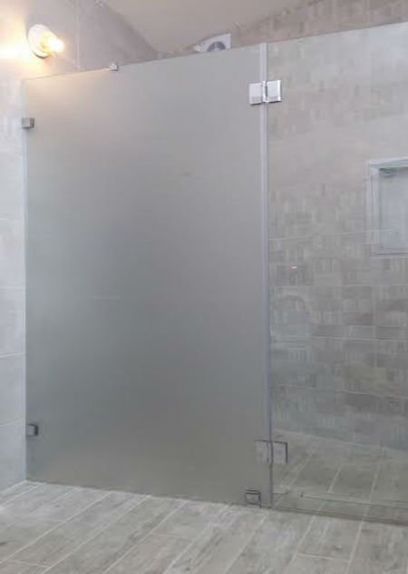 מקלחון מיוחד חזית מרחף